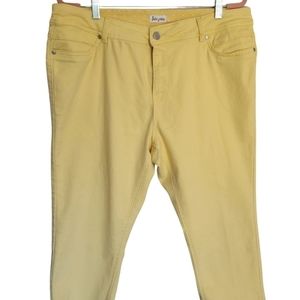 ❗2 For 25❗16 Suko Jean Capri